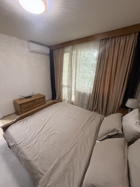 Berceni, 3 camere, decomandat, mobilat, utilat.