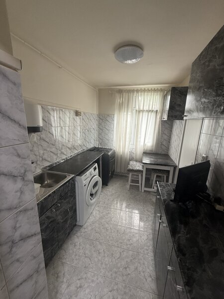 Berceni, 3 camere, decomandat, mobilat, utilat.
