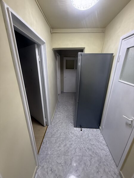 Berceni, 3 camere, decomandat, mobilat, utilat.