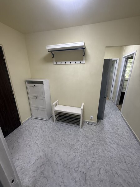 Berceni, 3 camere, decomandat, mobilat, utilat.