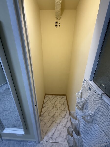 Berceni, 3 camere, decomandat, mobilat, utilat.