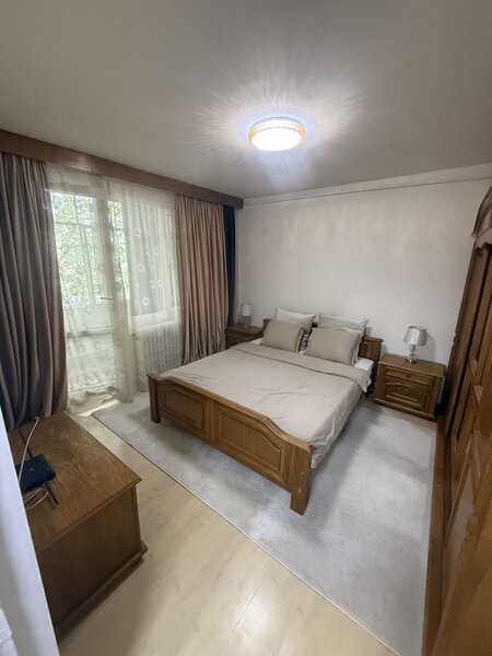 Berceni, 3 camere, decomandat, mobilat, utilat.